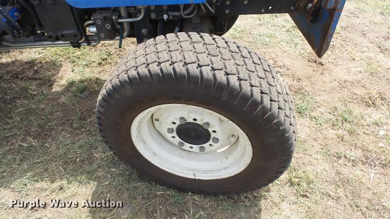 image for item DE7109 New Holland TC30 tractor