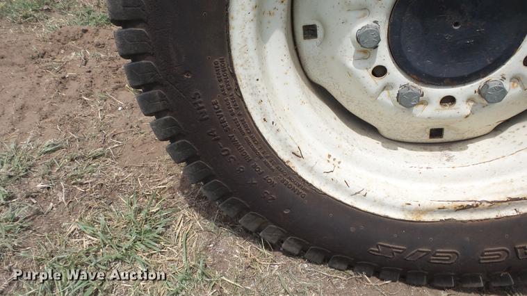 image for item DE7109 New Holland TC30 tractor