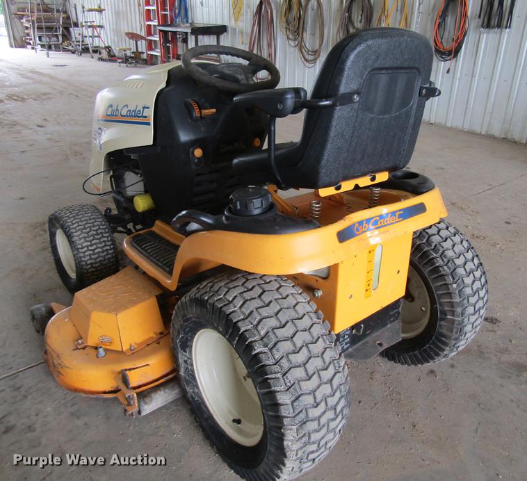 2008 Cub Cadet GT1554 lawn mower in West Union, IA Item DF3812 sold