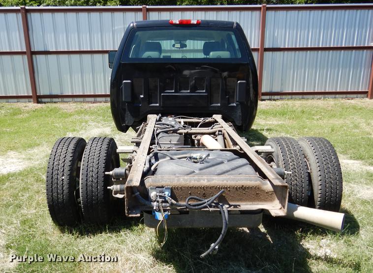 image for item DK9888 2013 Chevrolet Silverado 3500HD Crew Cab pickup truck cab and chassis