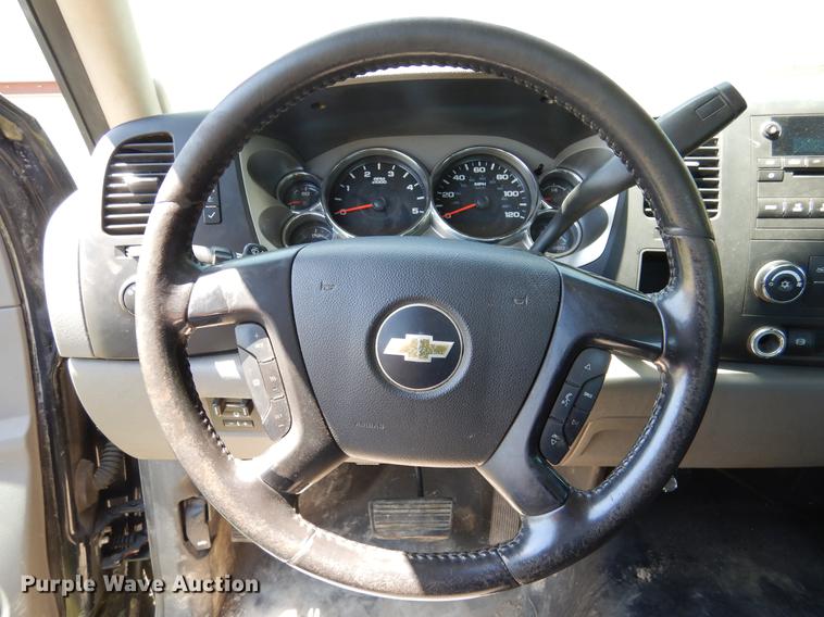 image for item DK9888 2013 Chevrolet Silverado 3500HD Crew Cab pickup truck cab and chassis