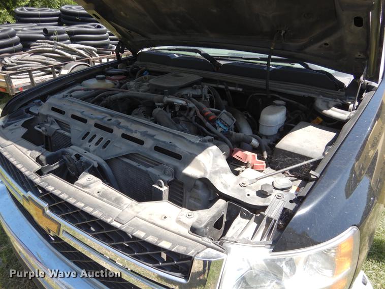 image for item DK9888 2013 Chevrolet Silverado 3500HD Crew Cab pickup truck cab and chassis