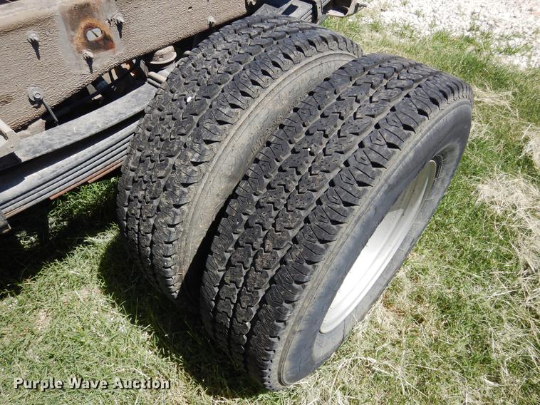 image for item DK9888 2013 Chevrolet Silverado 3500HD Crew Cab pickup truck cab and chassis