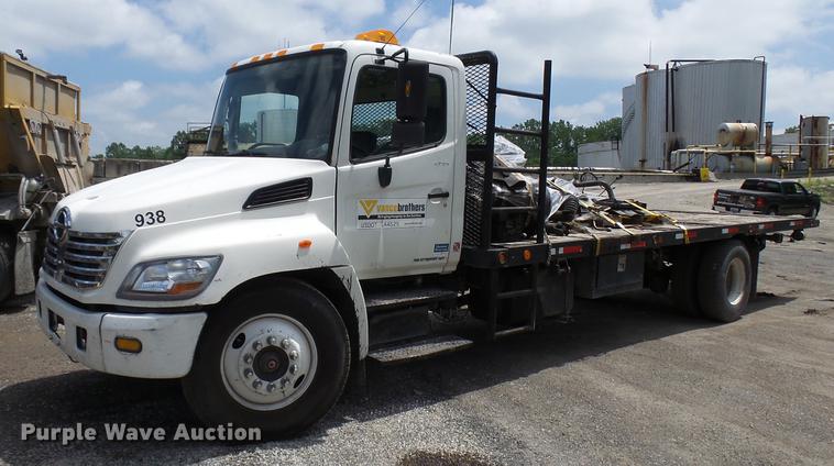 image for item DP9512 2007 Hino 338 flatbed truck