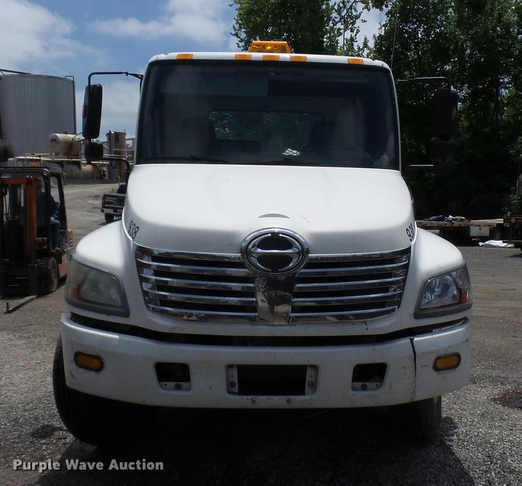 image for item DP9512 2007 Hino 338 flatbed truck