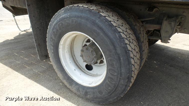 image for item DP9512 2007 Hino 338 flatbed truck