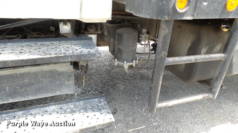 image for item DP9512 2007 Hino 338 flatbed truck