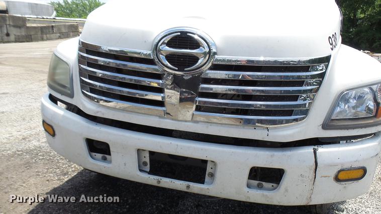 image for item DP9512 2007 Hino 338 flatbed truck
