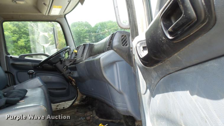 image for item DP9512 2007 Hino 338 flatbed truck