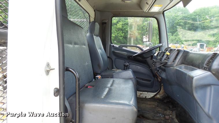 image for item DP9512 2007 Hino 338 flatbed truck