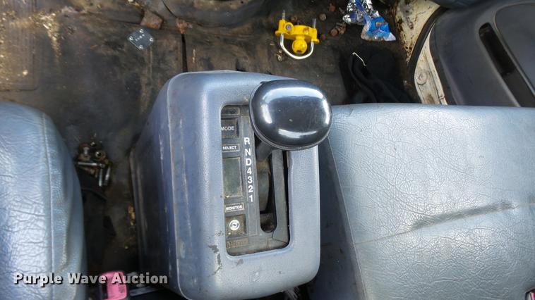 image for item DP9512 2007 Hino 338 flatbed truck