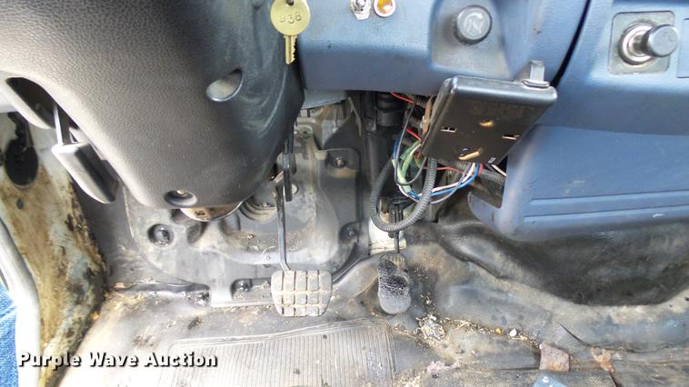 image for item DP9512 2007 Hino 338 flatbed truck