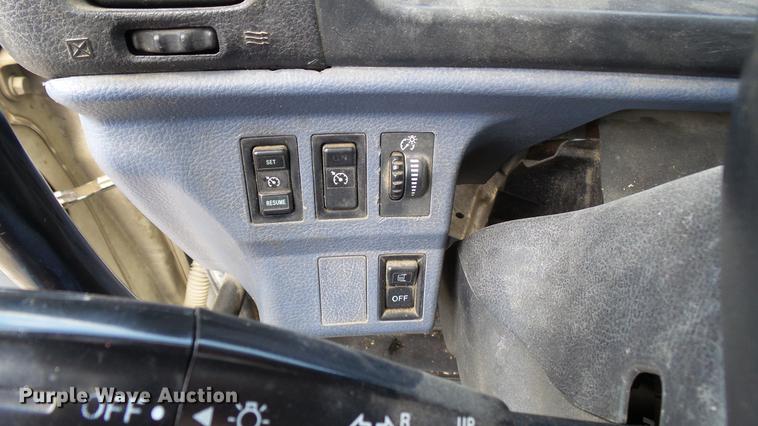 image for item DP9512 2007 Hino 338 flatbed truck