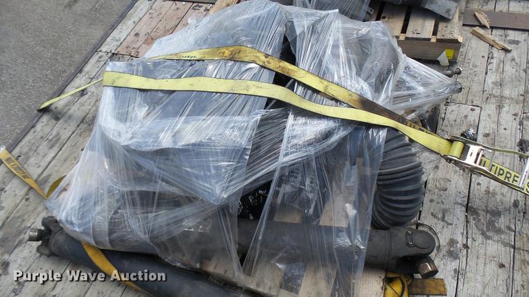 image for item DP9512 2007 Hino 338 flatbed truck