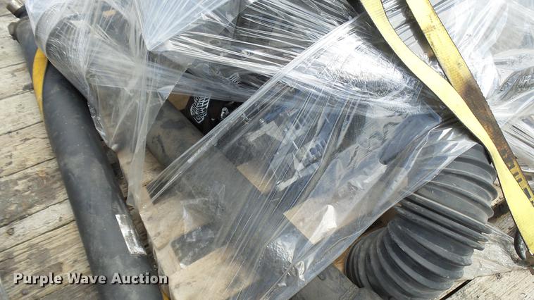 image for item DP9512 2007 Hino 338 flatbed truck