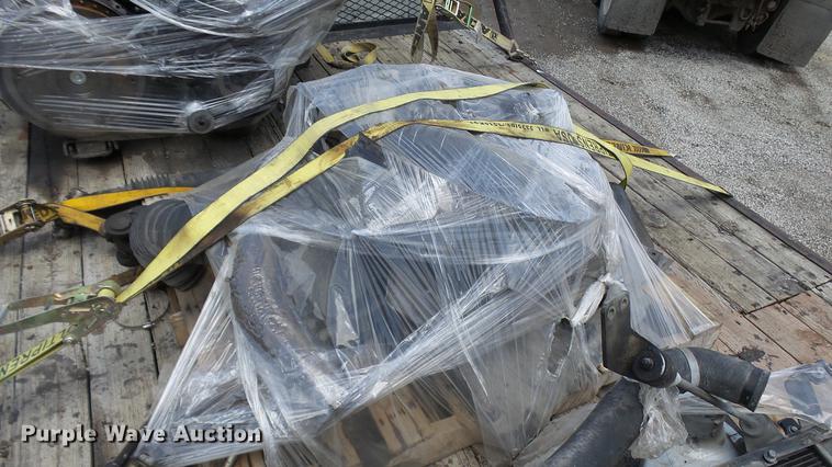 image for item DP9512 2007 Hino 338 flatbed truck