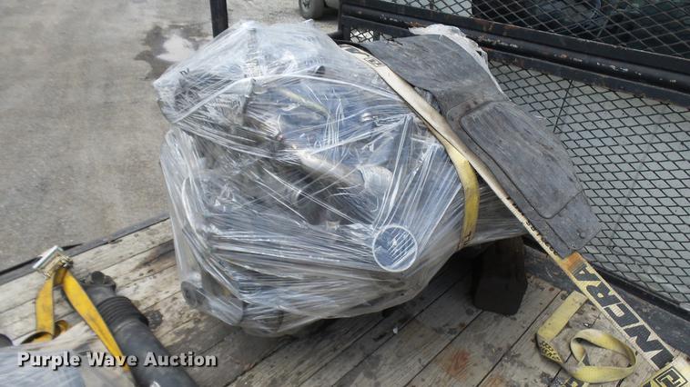 image for item DP9512 2007 Hino 338 flatbed truck