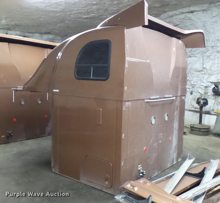 image for item DP9515 Mack sleeper