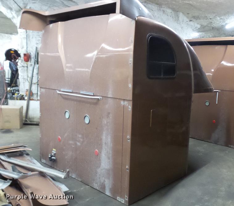 image for item DP9515 Mack sleeper