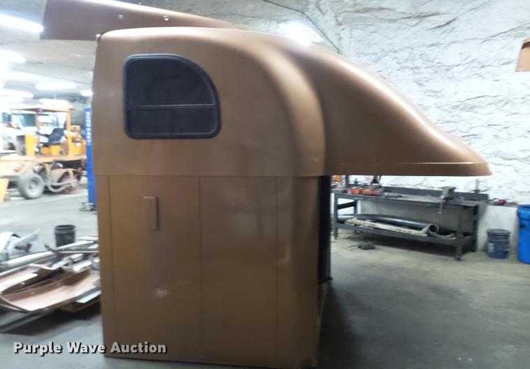 image for item DP9515 Mack sleeper