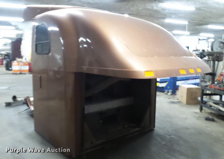 image for item DP9515 Mack sleeper