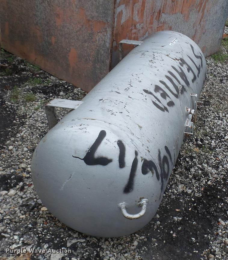 image for item DP9519 (2) propane tanks