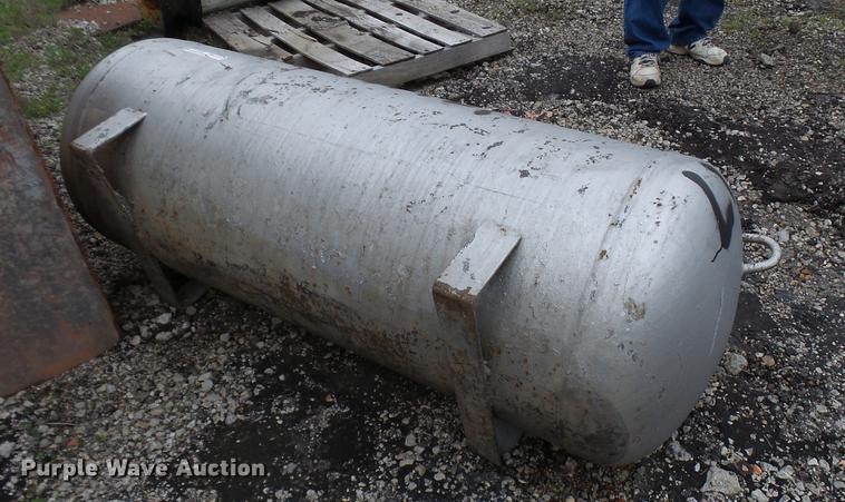 image for item DP9519 (2) propane tanks