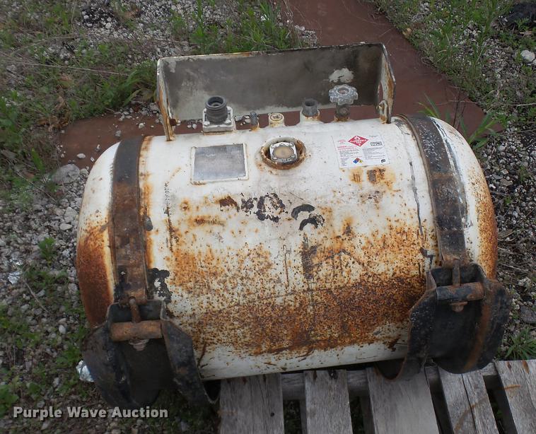 image for item DP9519 (2) propane tanks