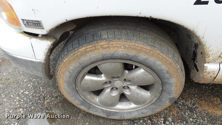 image for item DP9525 2004 Dodge Ram 1500 Quad Cab pickup truck