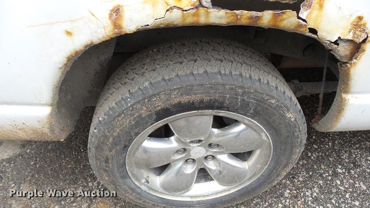 image for item DP9525 2004 Dodge Ram 1500 Quad Cab pickup truck