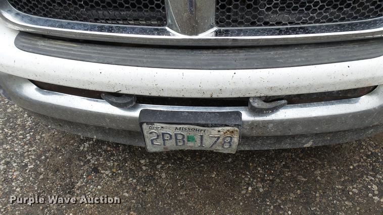 image for item DP9525 2004 Dodge Ram 1500 Quad Cab pickup truck