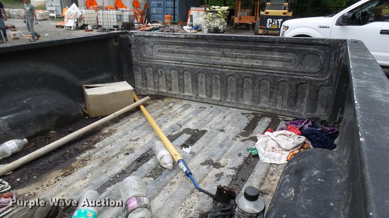 image for item DP9525 2004 Dodge Ram 1500 Quad Cab pickup truck