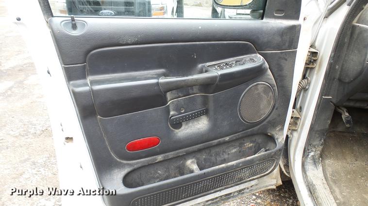 image for item DP9525 2004 Dodge Ram 1500 Quad Cab pickup truck