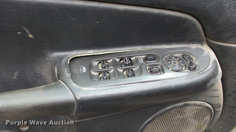 image for item DP9525 2004 Dodge Ram 1500 Quad Cab pickup truck