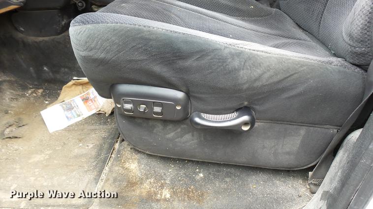 image for item DP9525 2004 Dodge Ram 1500 Quad Cab pickup truck