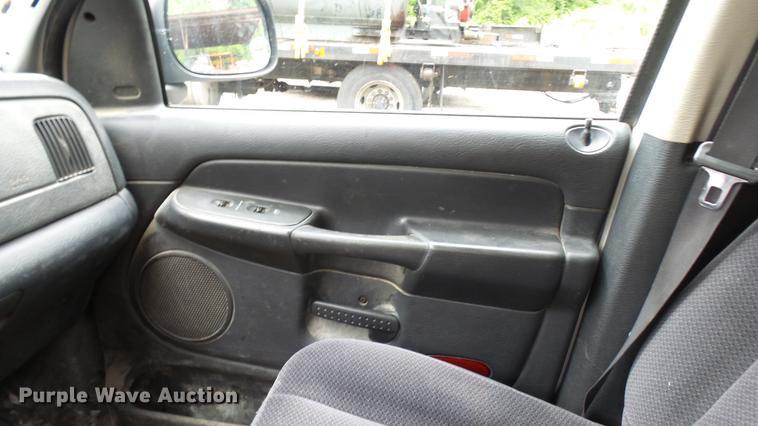 image for item DP9525 2004 Dodge Ram 1500 Quad Cab pickup truck