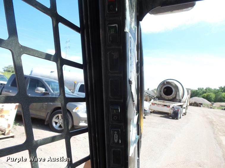 image for item DV9303 2009 Case 445 skid steer