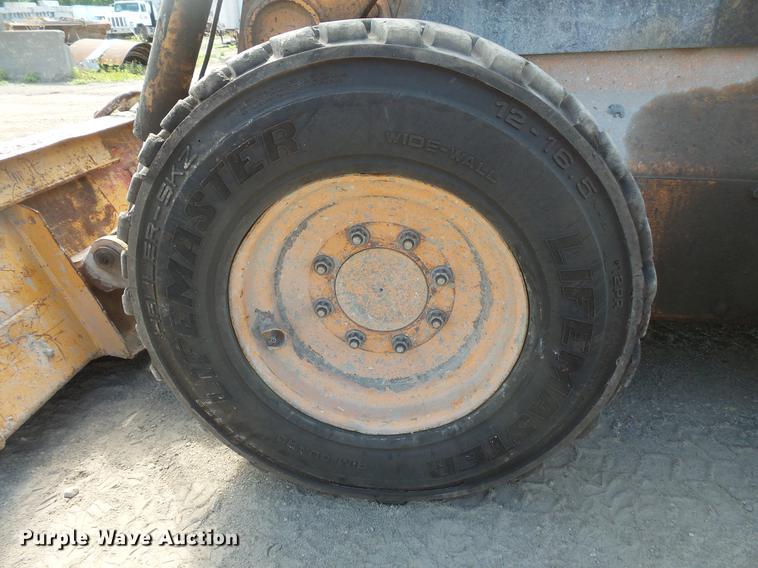 image for item DV9303 2009 Case 445 skid steer