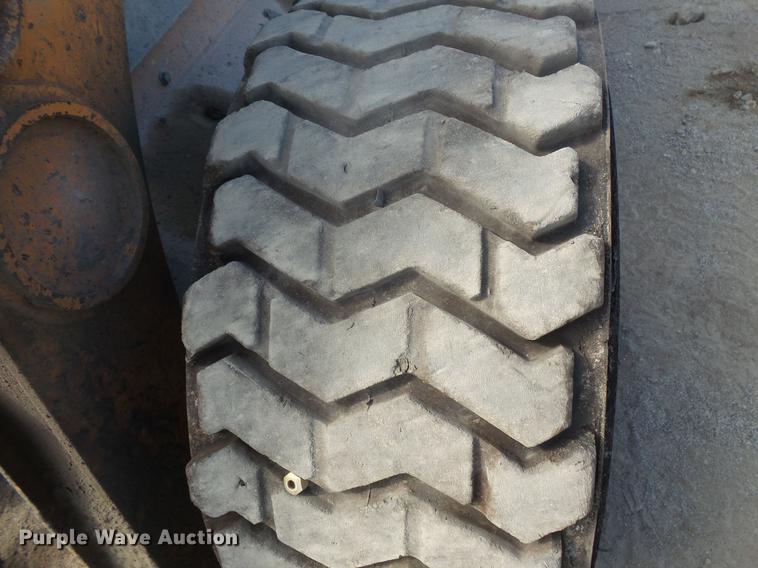 image for item DV9303 2009 Case 445 skid steer