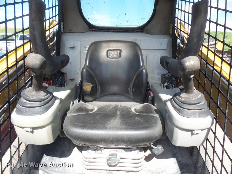 image for item DV9304 2008 Caterpillar 246C skid steer