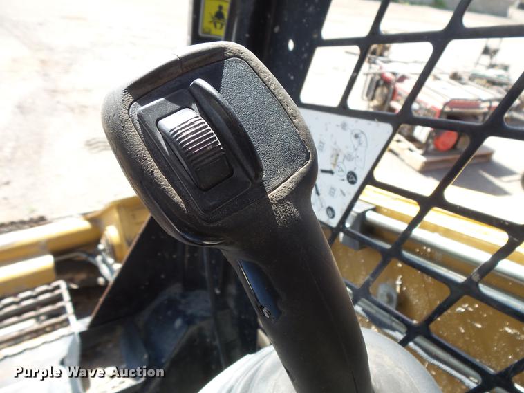 image for item DV9304 2008 Caterpillar 246C skid steer