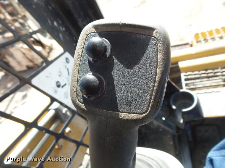 image for item DV9304 2008 Caterpillar 246C skid steer