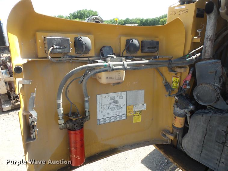 image for item DV9304 2008 Caterpillar 246C skid steer