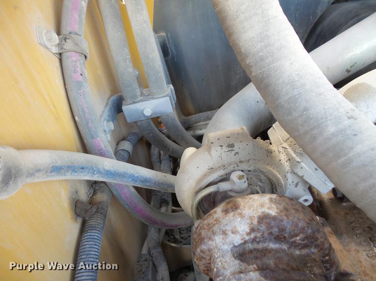 image for item DV9304 2008 Caterpillar 246C skid steer