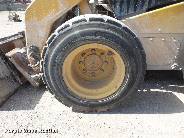 image for item DV9304 2008 Caterpillar 246C skid steer