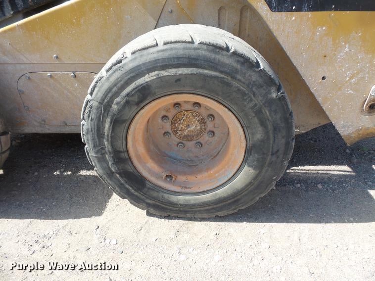 image for item DV9304 2008 Caterpillar 246C skid steer