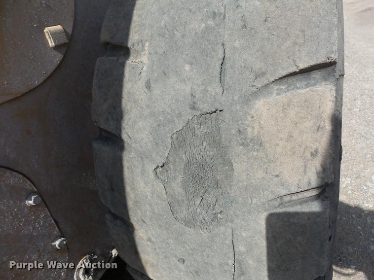 image for item DV9304 2008 Caterpillar 246C skid steer