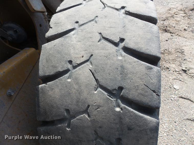 image for item DV9304 2008 Caterpillar 246C skid steer