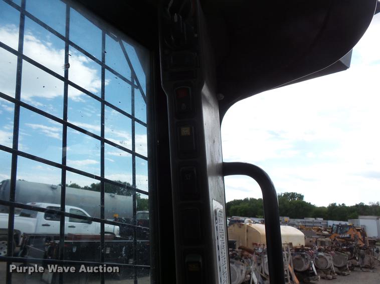 image for item DV9305 2012 Case SV250 skid steer