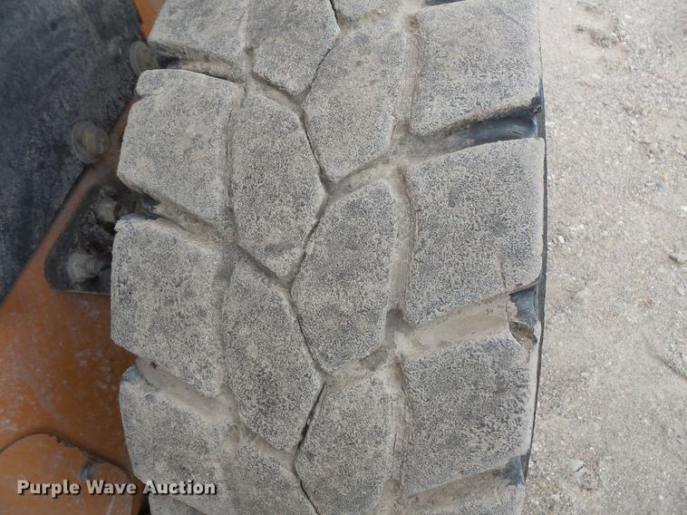 image for item DV9305 2012 Case SV250 skid steer